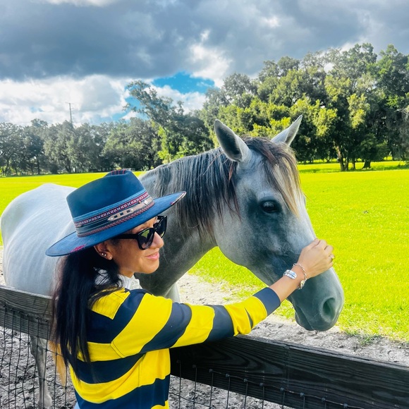 Amazing Suede navy  hat - Picture 15 of 17